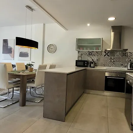 Modern Luxury With Pool & Terrace Pmt01 *